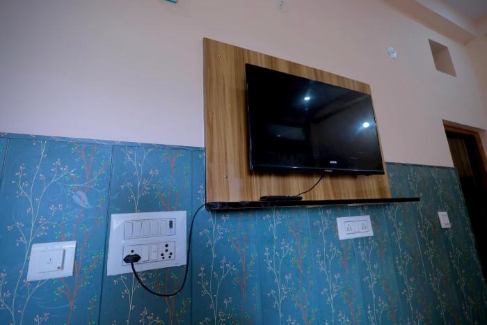 The Retreat - Best Property In Mussoorie #Luxury Rooms #Parking #Budget Friendly #Couple Friendly