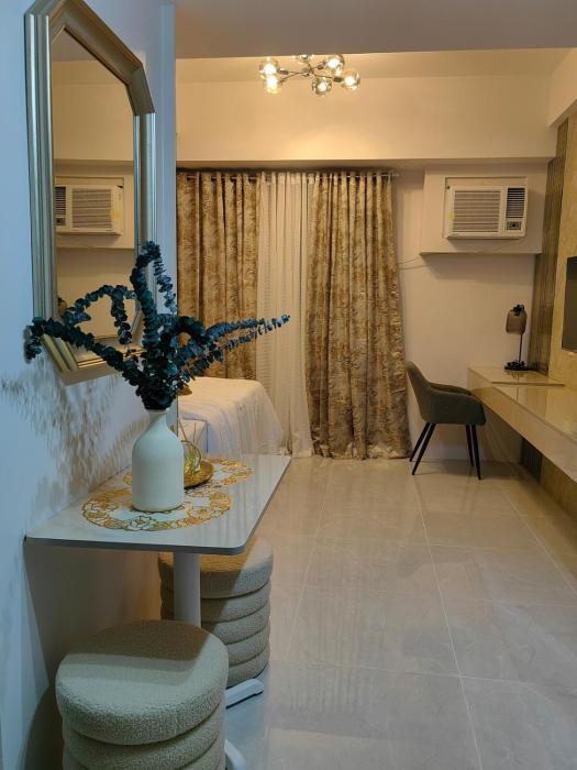 Elegant Hotel-Inspired Studio in Casa Mira Towers Mandaue