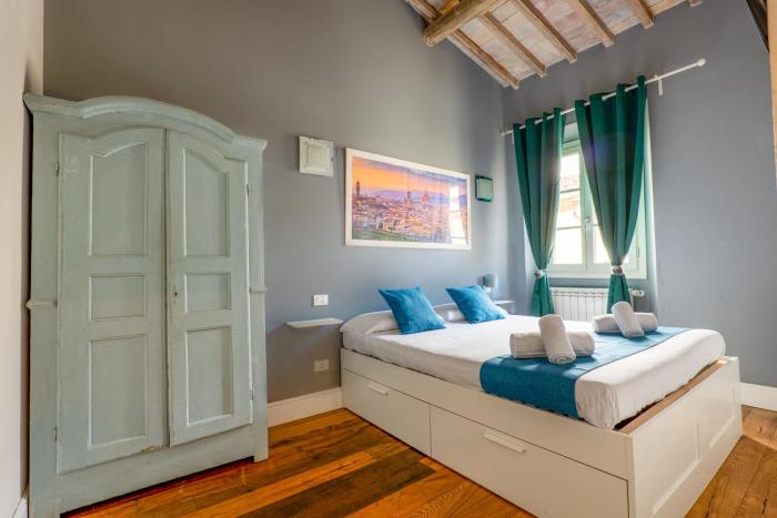 Modern Apt x4 SMN, 5 mins from Duomo, AC & Wi-Fi