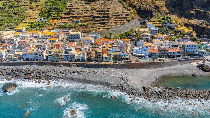 YellowWave by ClubPrometheus - Boutique Beach & Surf Retreat