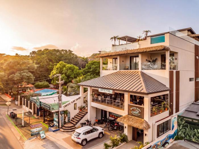 Iguana Surf Boutique Hotel Tamarindo Rooftop Pool & Beachfront Suites