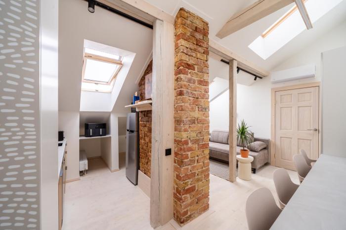 Scandi Spacious Attic Loft Suites with Skyline View