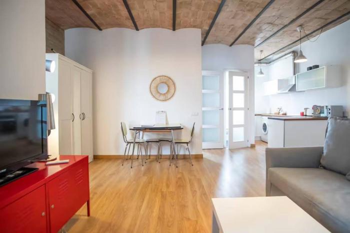 51NO1058 - Bright 1bed flat in Poble Sec