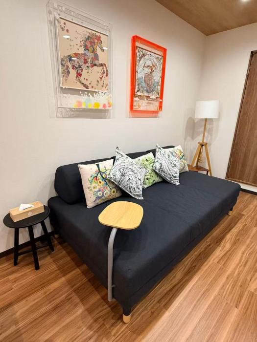 TSUKIMI Japanese-style residence with a warm wooden feel Sleeps 14 comfortably Great access to Namba and Shinsekai