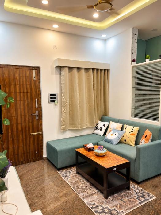 Couple Friendly Luxury 1BHK with Lift and Fast Wifi