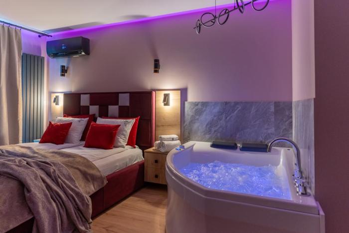 Portovo Private Jacuzzi & AC Suite by Lion Apartments
