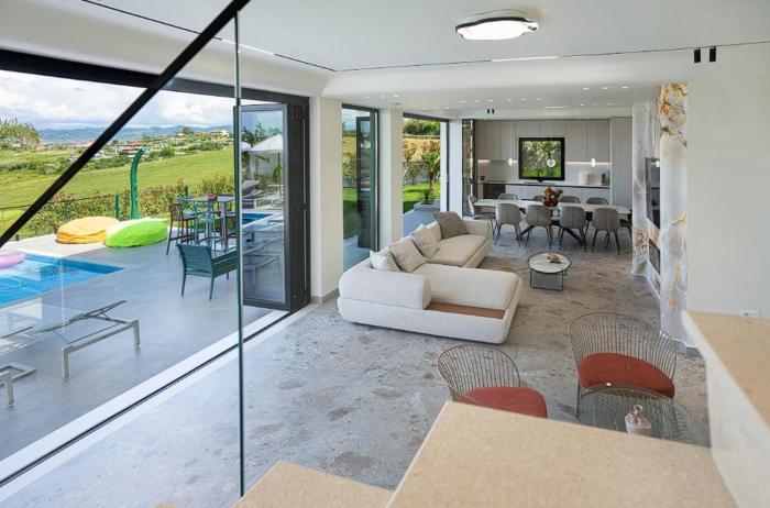 Modern masterpiece with Sea and Lake views !!
