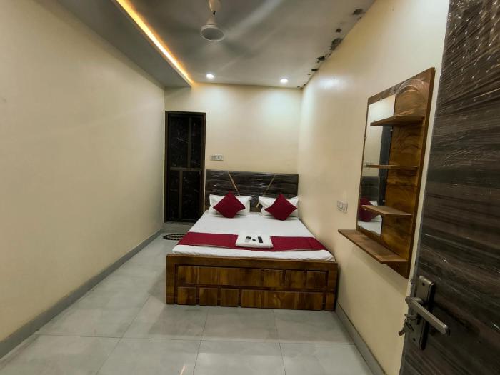 OM BED & Breakfast Guest House in varanasi