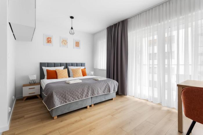 Stylowe Studio z Balkonem Blisko Rynku by Noclegi Renters