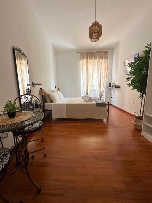 Garibaldi Central Rooms