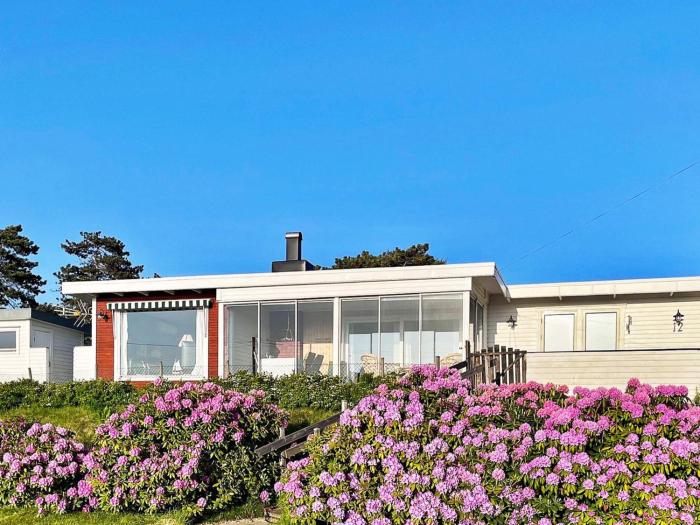 9 person holiday home in Skummeslövsstrand