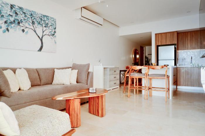 Comfortable 1-Bedroom Beachfront with Great Views