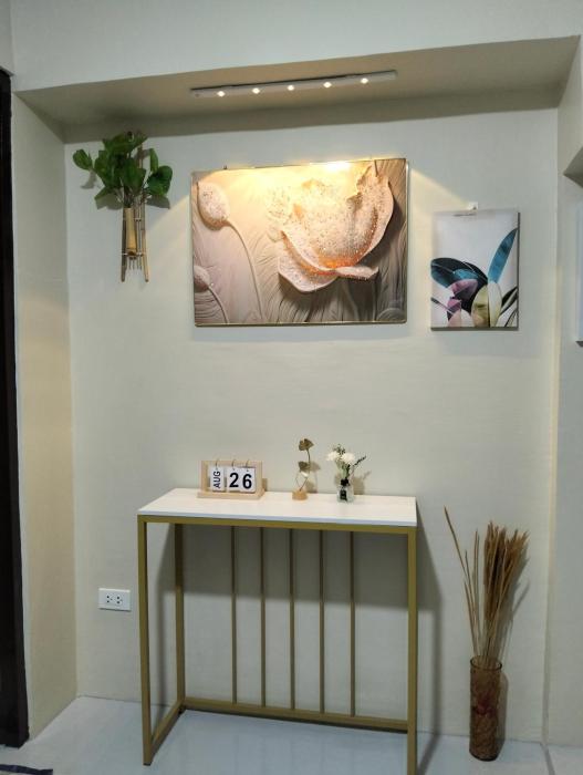 JElise Urban Suite