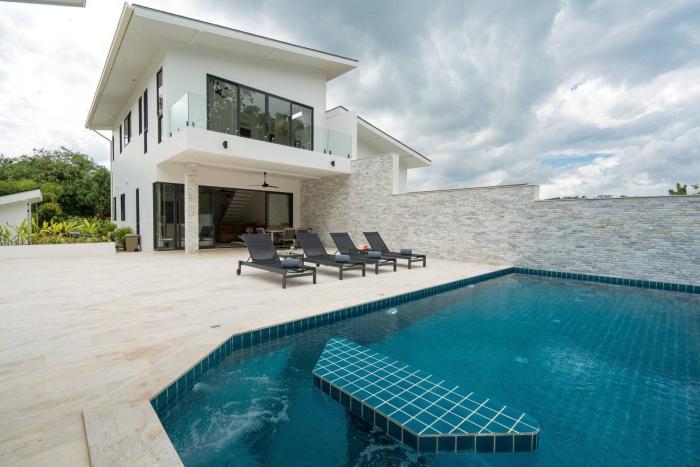 Villa Sandy Modern Pool Villa in Bo Put