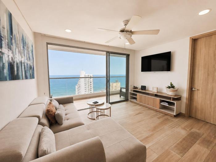 20th Floor Ocean View with Pool and near Walled City