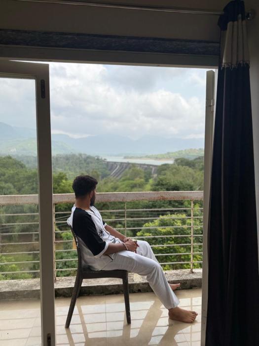 Hotel Dam View Pravara