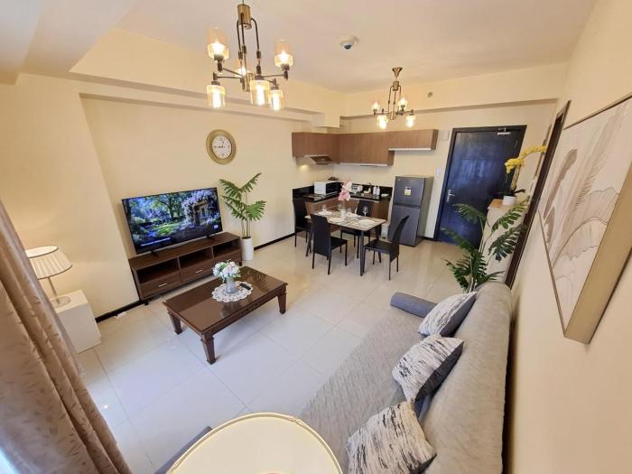 Big 1BR Balcony -60sqm-PET -Parking -MOA,PICC,CCP,WTC,AIRPORT