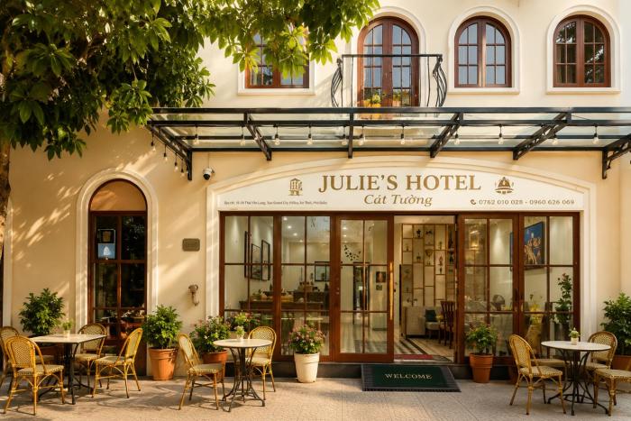 Julies Cát Tường Hotel