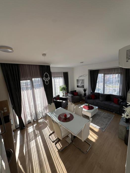 Exclusive Central Street Apartment with Pool