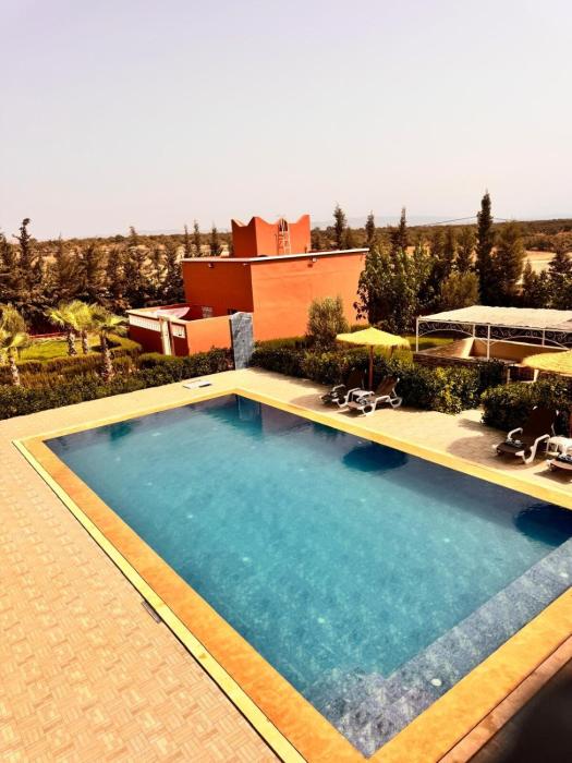 Pavillon chic avec piscine privée
