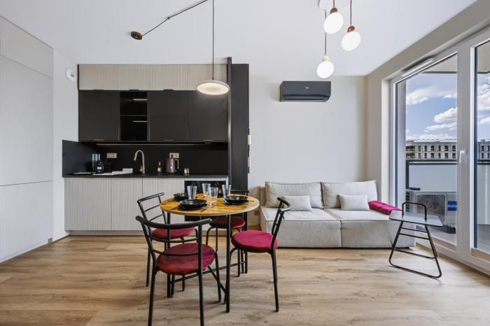 Warsaw Bemowo Apt - Parking, AirCon, Balcony by Rentujemy