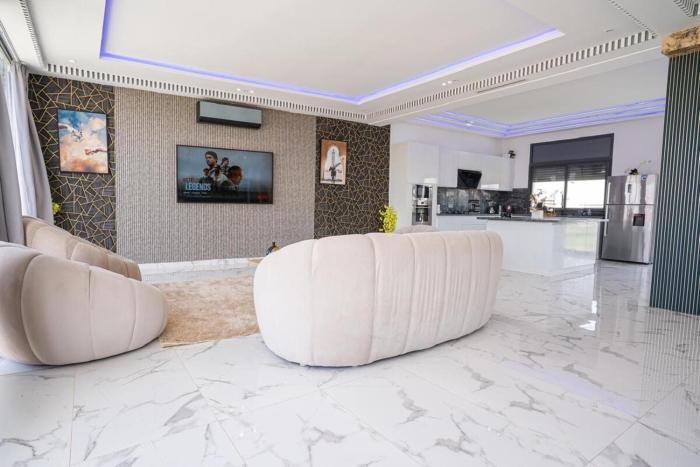 Luxury Villa Pool, Jacuzzi, Billiards & Padel