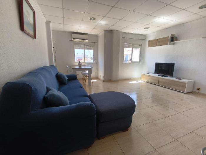Apartamento junto a la playa de la Malvarrosa en Valencia, hasta 5 huespedes