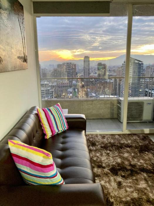 Great View 2BR2BA AC Pool Metro U Chile 1y3