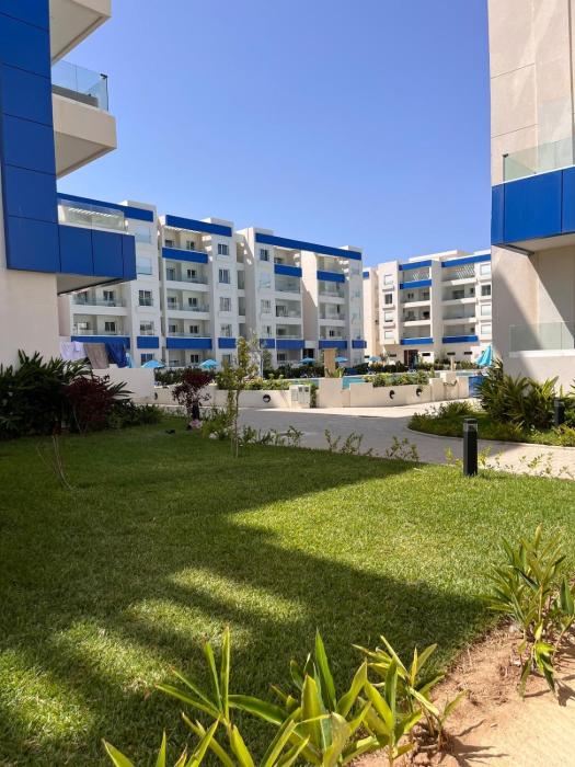 Luxury apartment with a pool, 1 min from the beach