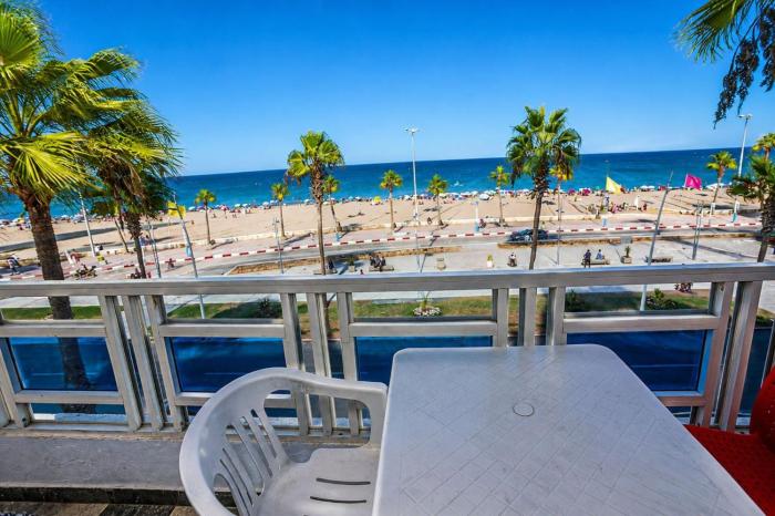 Charming 2-Bedroom Apartment with Direct sea view in Martil