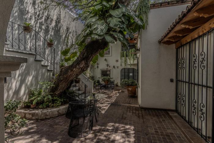 Casa Mezquite