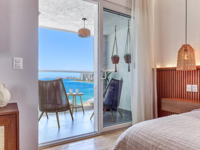 Moikkarentals Beachfront Studio Harbor171 PV