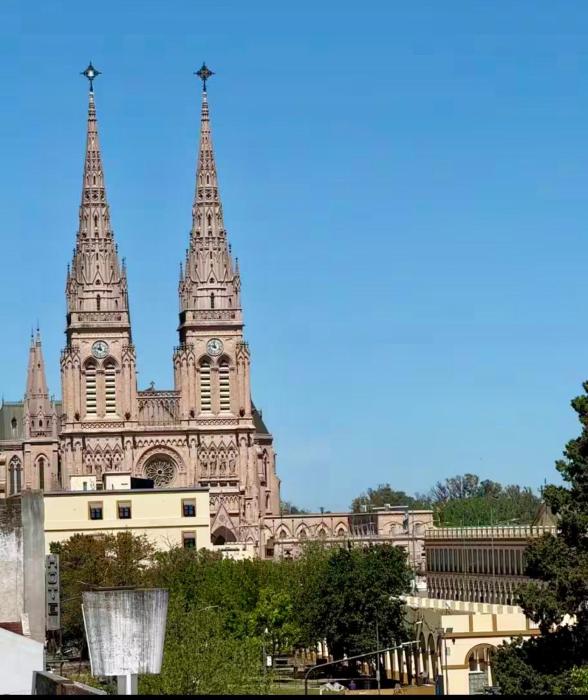 Departamento nuevo zona Basílica