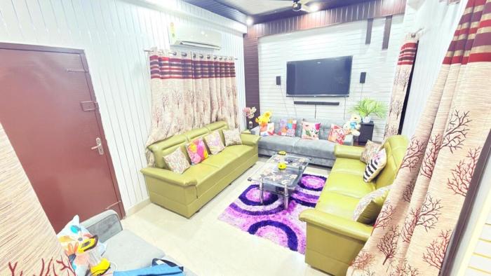 Homely 2BHK with Kitchen & Fitness Corner