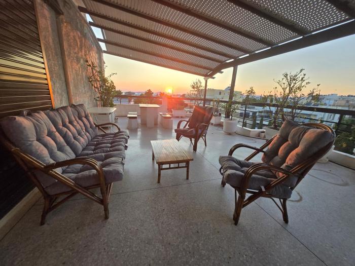 The-terrace-of-glyfada