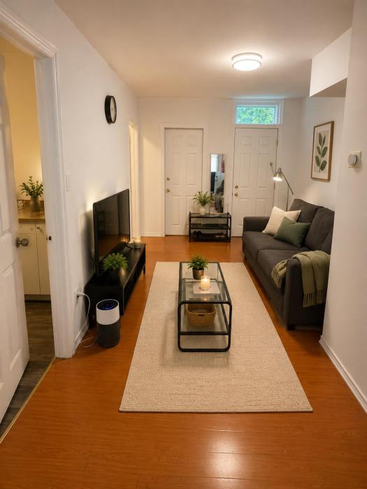 Private 2 Bedroom TV Private Entrance Kitchen Bathroom Gerrard Square Leslieville TTC Downtown Toronto