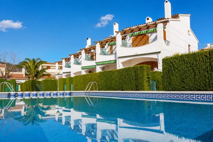 Seaside Escape with Pool & Sea View