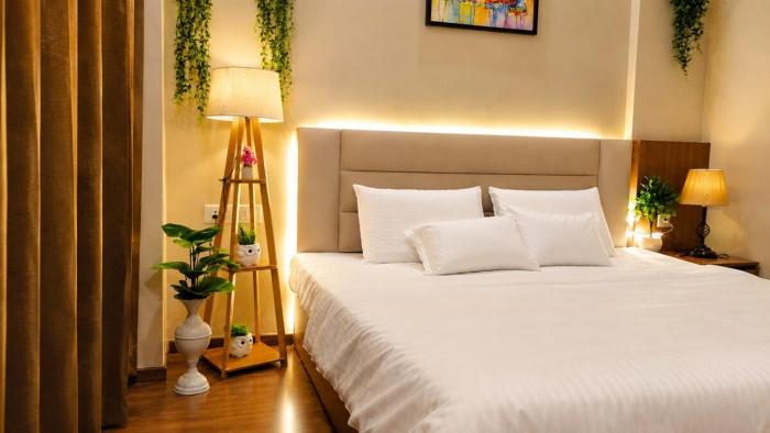 Nova Stay Premium Stay Near Pari Chowk and Expo Mart