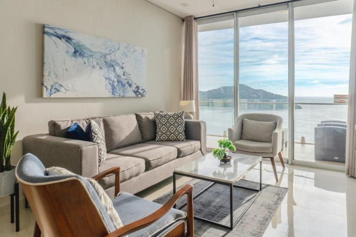 Luxe Oceanfront Condo in Camino al Mar