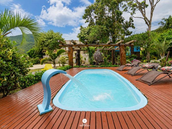 Casa com Piscina em Governador Celso RamosSC