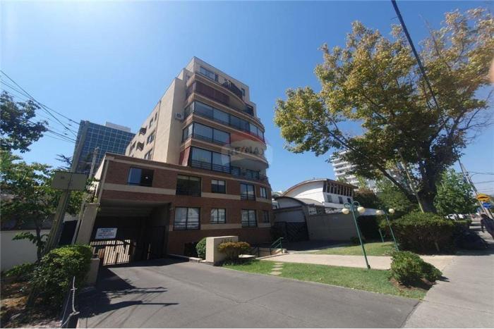 Bright 1 bedroom, 1 bathroom, Military School, parking
