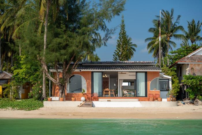Villa Beach front Baan Chom-Ley Boutique villa