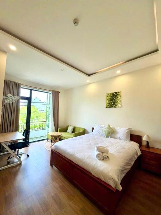 Cozy apartment with green view