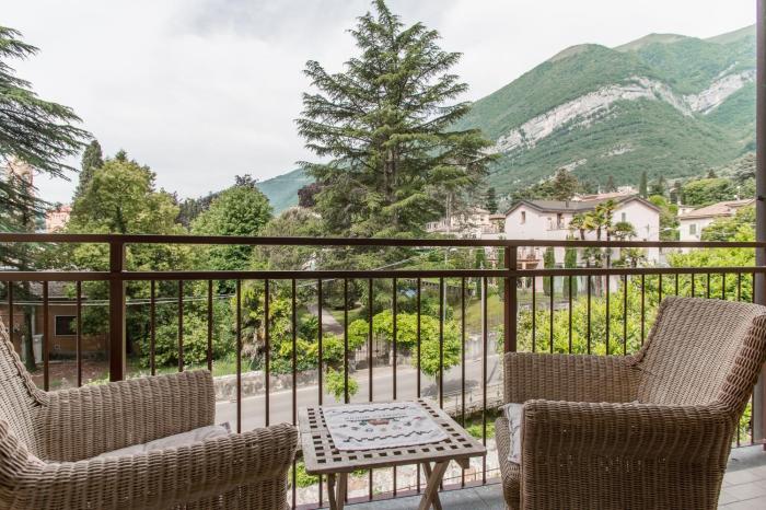 Comfortable apartment just a short walk from the lake!