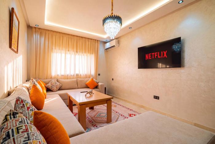 3-Bedroom Apartment in Gueliz with Pool, Parking