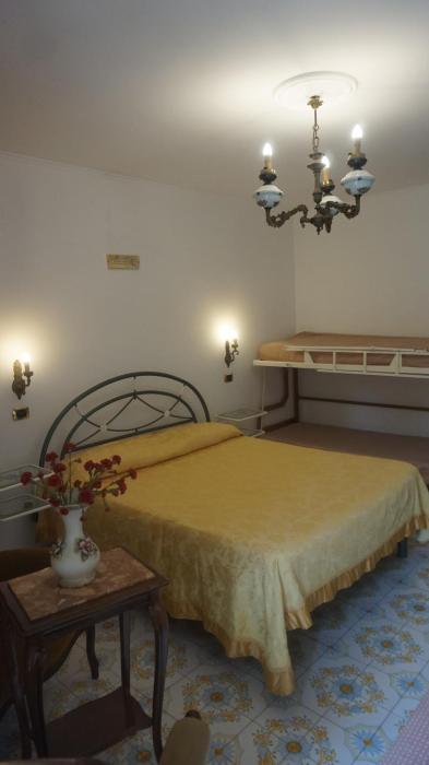 "Villaggio Camping Pompei" Bungalow & Camere