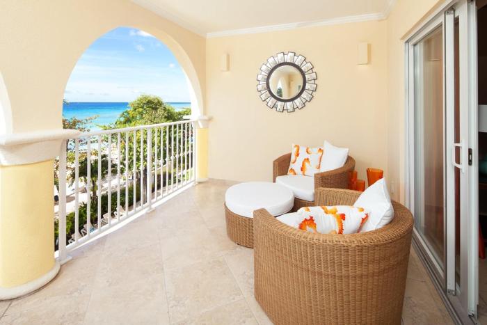 Modern Beachfront Condo with Pool - Sapphire 309
