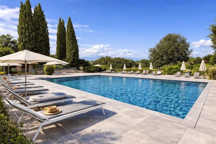 La Buca Garda Golf Pool Nature Relaxation