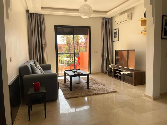 Cozy apartment with pool near Allal El Fassi
