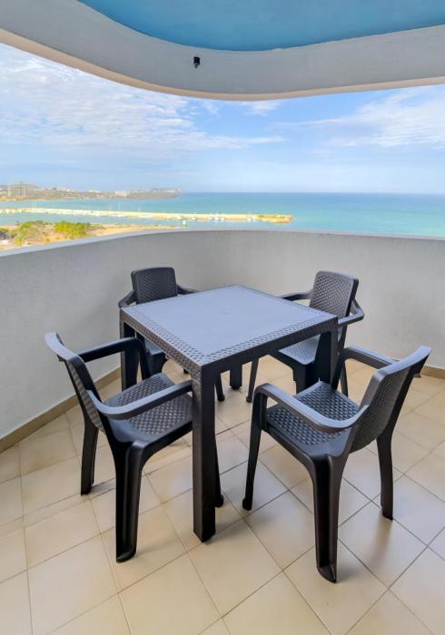 Apartamento de 2 habitaciones frente Playa Moreno
